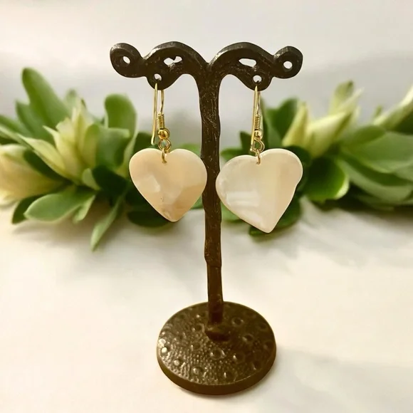 Mother of Pearl Heart Earrings Gold Tone - Picture 5 of 5